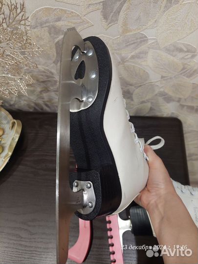 Коньки фигурные 36р