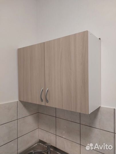 Кухня б/у с мойкой и смесителем