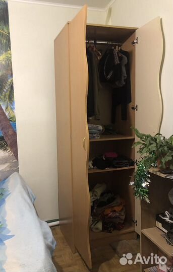 Шкаф гардеробный. школьный уголок