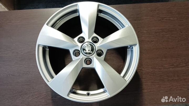 Новый сбор 185\60 R15 зима на Шкода Рапид