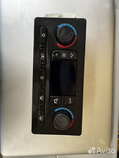 Блок управления климатом trailblazer 1