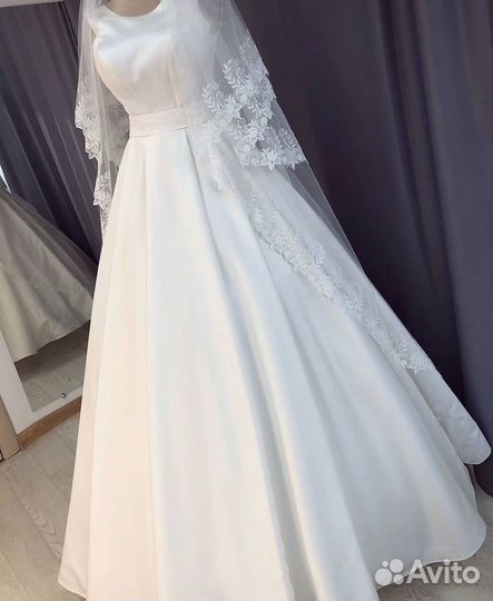 Платье белое