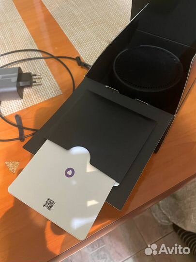 Умная колонка - станция Алиса с часами