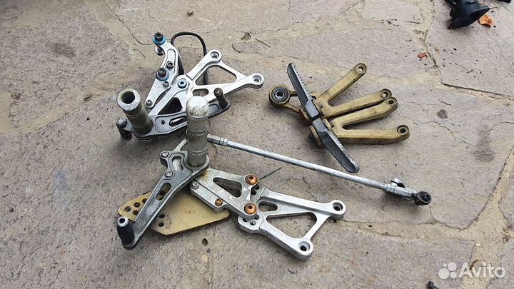 Подножки / кронштейн Yamaha YZF-R1 Ямаха Р1 98-01