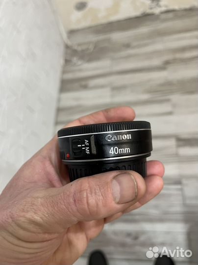 Объектив canon 40 mm