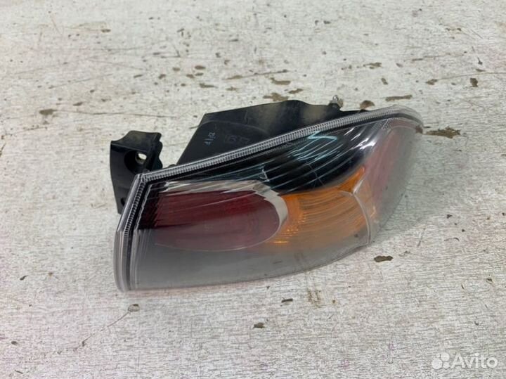 Фонарь задний правый Mitsubishi Lancer 10 2010