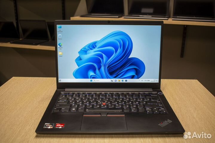 Ноутбук Lenovo ThinkPad E14 Gen3 / Ryzen 5 / 16-25