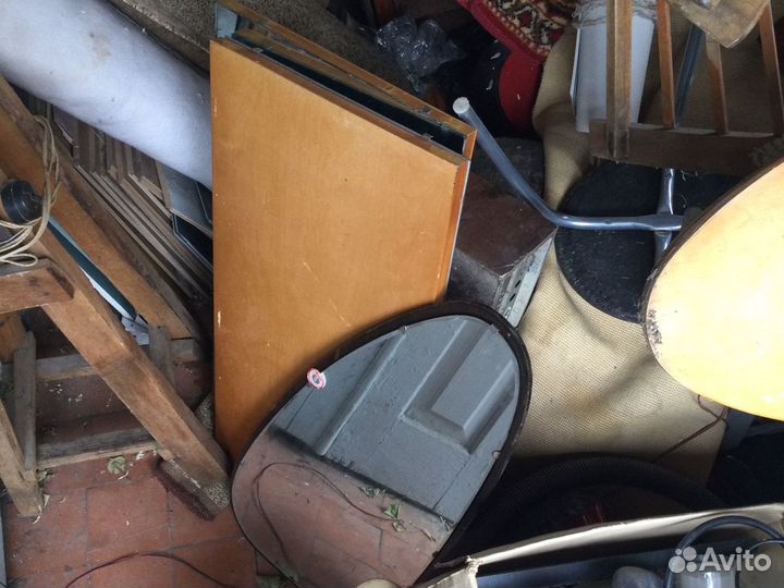 Старинные зеркала в деревевянной оправе по