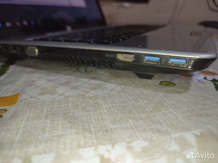 Ноутбук DNS A15HE Intel Core i3 экран 15,6