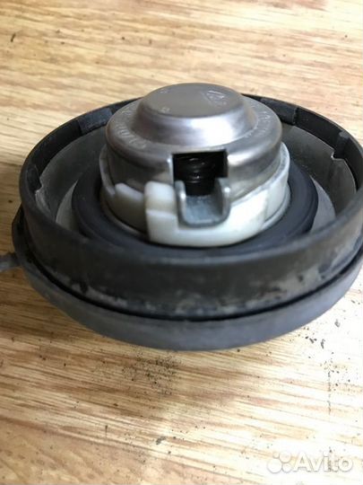 Крышка топливного бака Mercedes C-Class W204