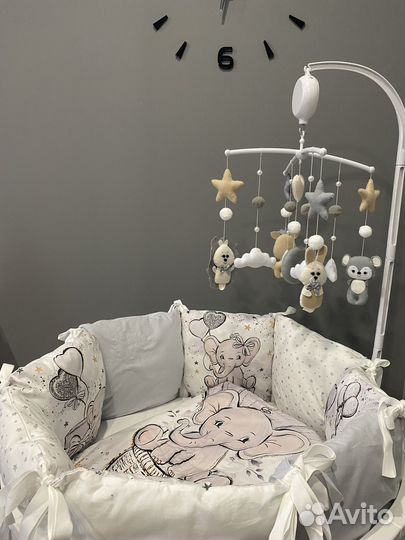 Бортики в детскую кроватку с одеялом