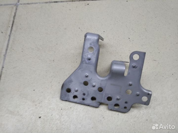 Кронштейн (сопут. товар) Corolla E15 2006-2013