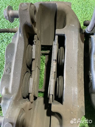 Суппорта передние Lexus LS600h