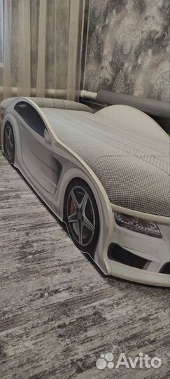 Детская кровать машина