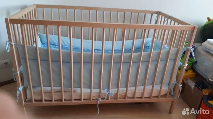 Детская дерев. кровать Икеа с матрасом и комплект