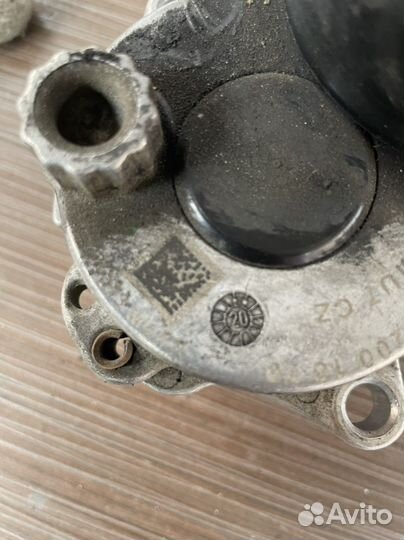 Ролик натяжителя Mercedes Vito W639 OM651 2.2 CDI