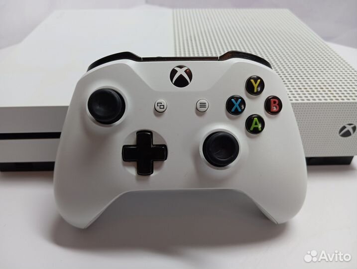 Xbox One S 1Tb+400 игр