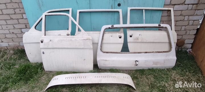 Двери на газ 24