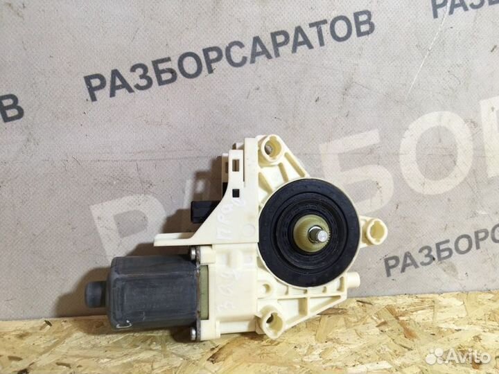 Мотор стеклоподъемника задний правый Renault