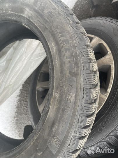 Michelin X-Ice North 4 215/60 R17