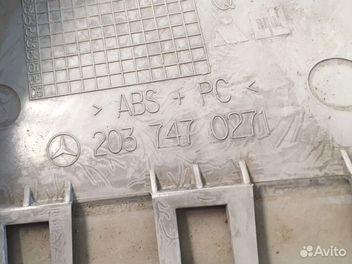 Обшивка багажника Mercedes W203 (3126)