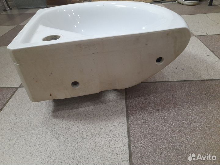 Раковина в ванную бу угловая