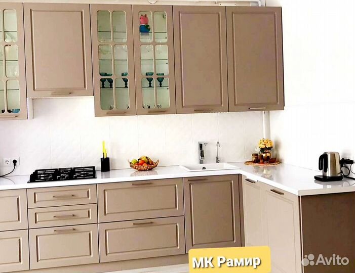 Кухонный гарнитур в красивом цвете