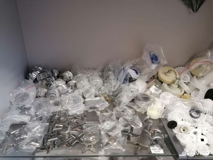 Втулки, ножи, шестерни на мясорубки