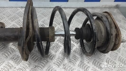 Стойка передняя левая toyota RAV 4 ZSA3 (BML24K501