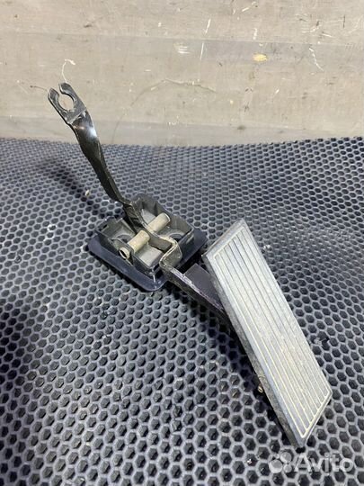 Педаль газа Chrysler Cirrus Dodge Stratus