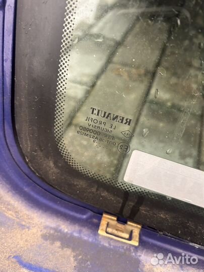 Стекло заднее левое Renault Kangoo 1