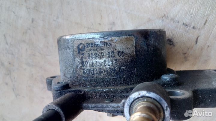 Насос вакуумный Z17DTR на Опель Астра Н Зафира Б