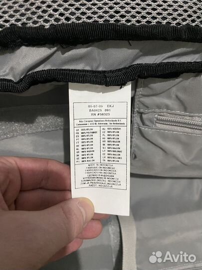 Чемодан на колесах Nike. Новый