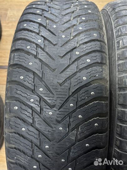 Nokian Tyres Hakkapeliitta 8 SUV 245/70 R16