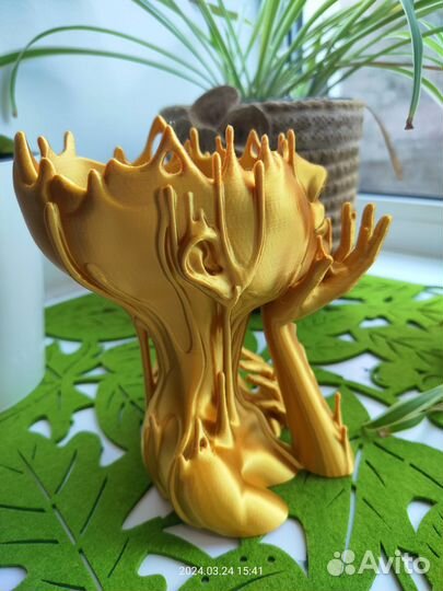 Статуэтка кашпо для цветов