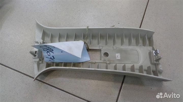 Обшивка стойки средняя левая (внутри) Dodge Calib