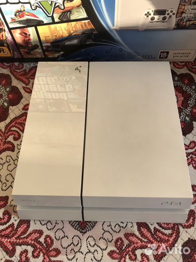 PlayStation 4 «Белый ледник» с бонусными играми