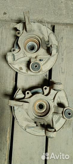 Кулак поворотный задний Лексус rx 300 2005 год