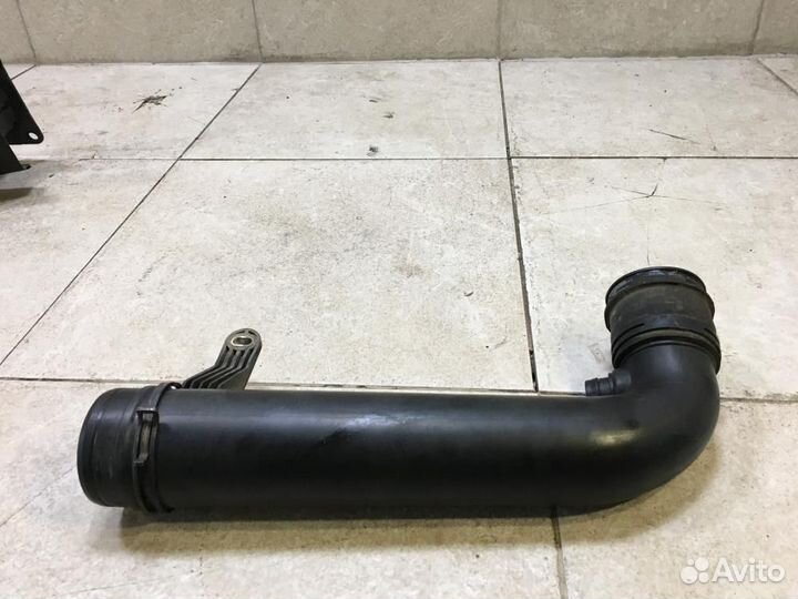 Патрубок воздушного фильтра Volkswagen Tiguan 5N1