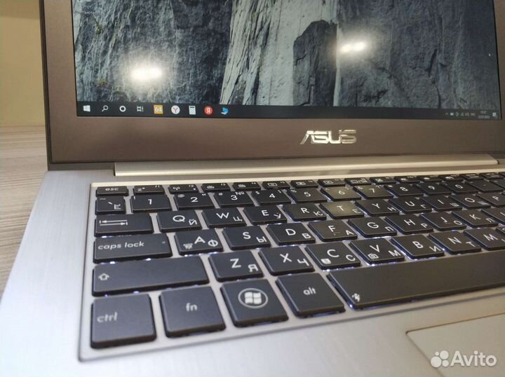 Asus Zenbook i7 4gb 256gb IPS fhd