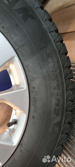 Bridgestone Blizzak Spike-02 SUV 225/65 R17 106T