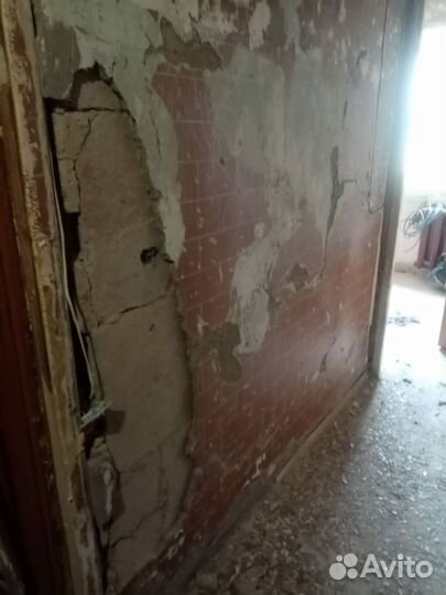 Штукатурка стен, наклейка обоев