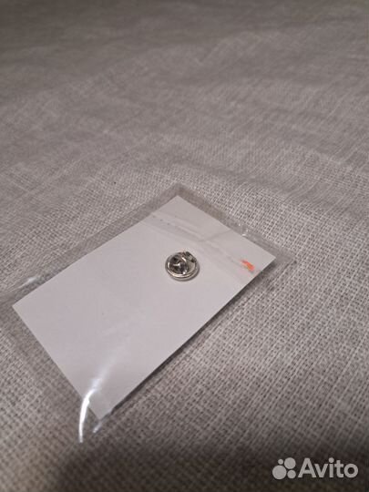 Значок пин стакан