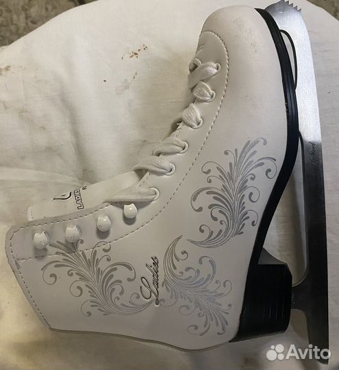 Коньки фигурные 38 размер новые