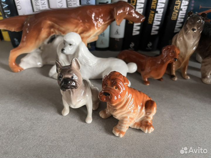 Коллекция декоративных фигурок собачек из фарфора