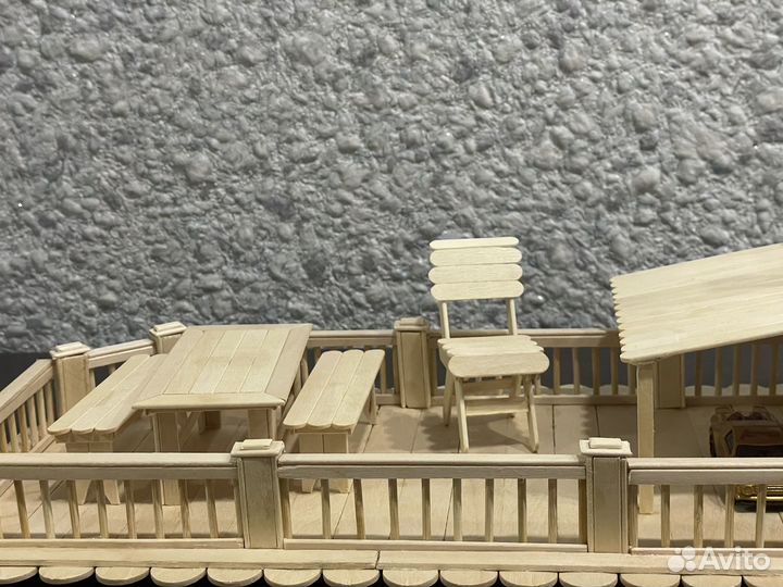 Деревянный домик из палочек