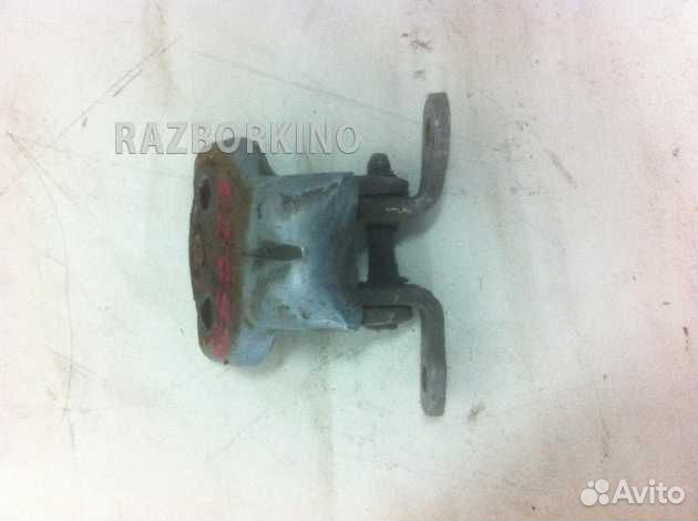 Петля двери задней левой нижняя