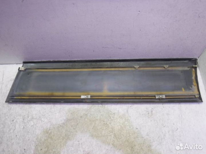 Накладка двери передней левой