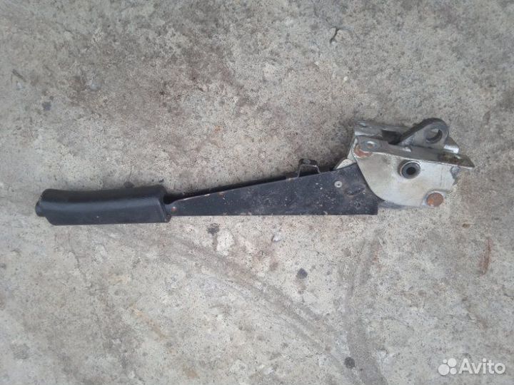 Рычаг стояночного тормоза Лада 2110 2110