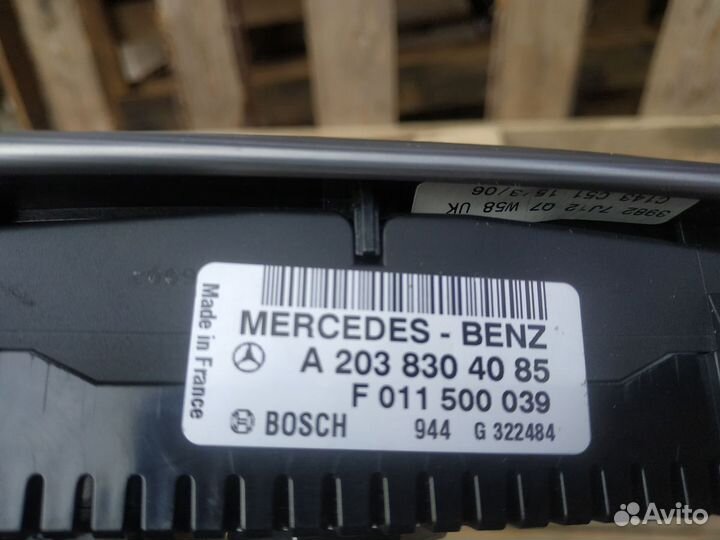 Блок управления климатом Mercedes C-Class W203